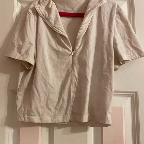 White Preppy Top Cute and Comfy with a Zipper - Picture 2 of 2